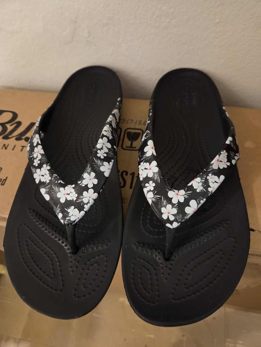 CROCS Black Floral Strap Sandals